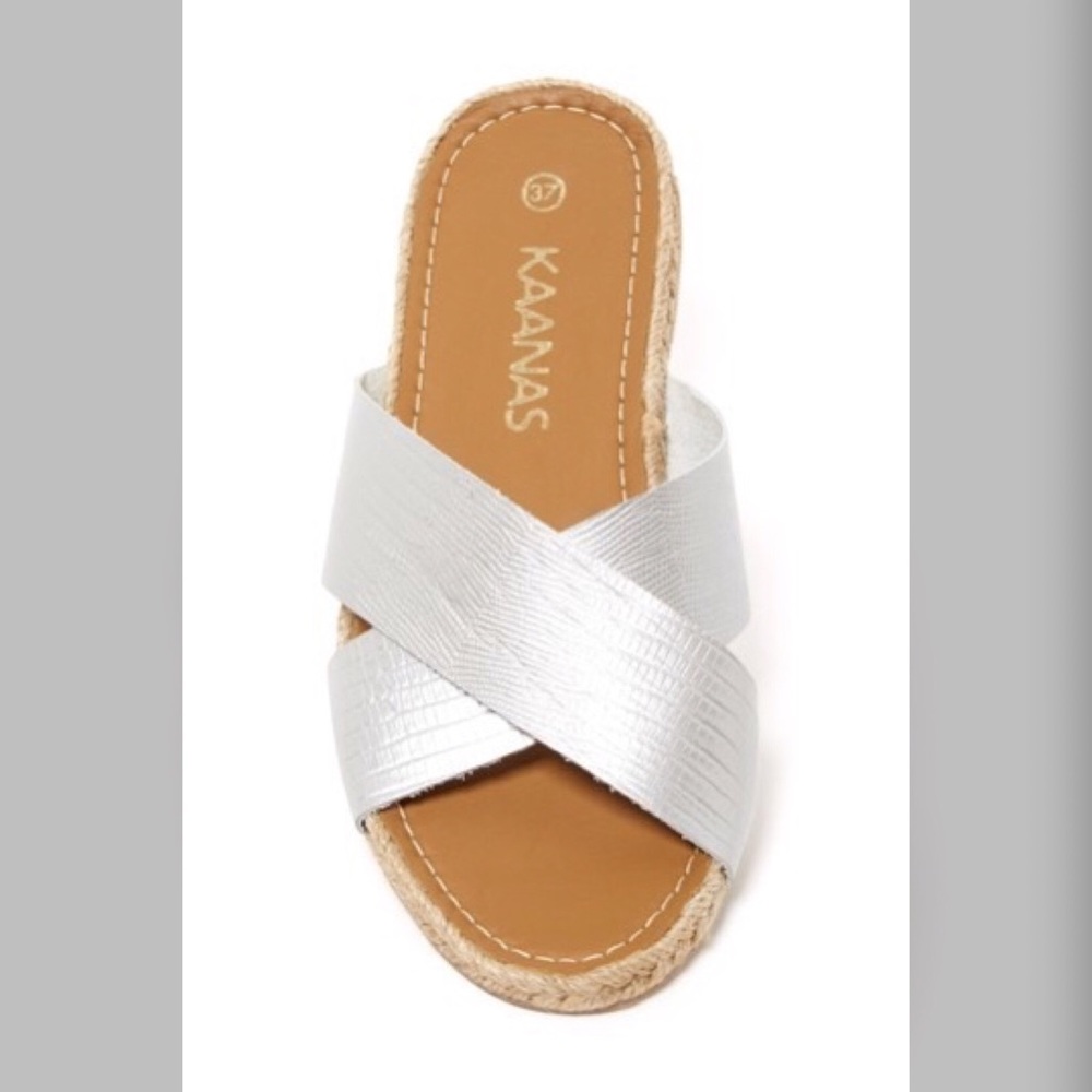 Kaanas Guajira Crossover Embossed Slide Sandal